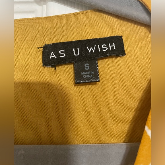 Beautiful romper. Like new 💫 - Picture 3 of 3